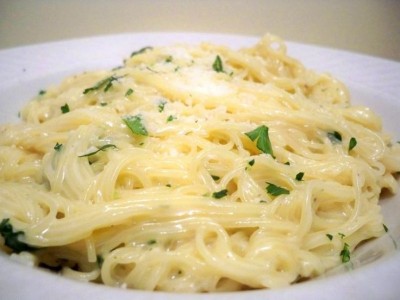 1-Pot Creamy Garlic Spaghetti