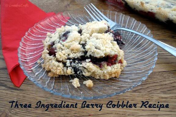 Easy Three Ingredient Berry Cobbler 