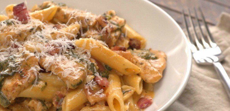 Creamy Chicken Bacon Pasta Recipe | TipHero